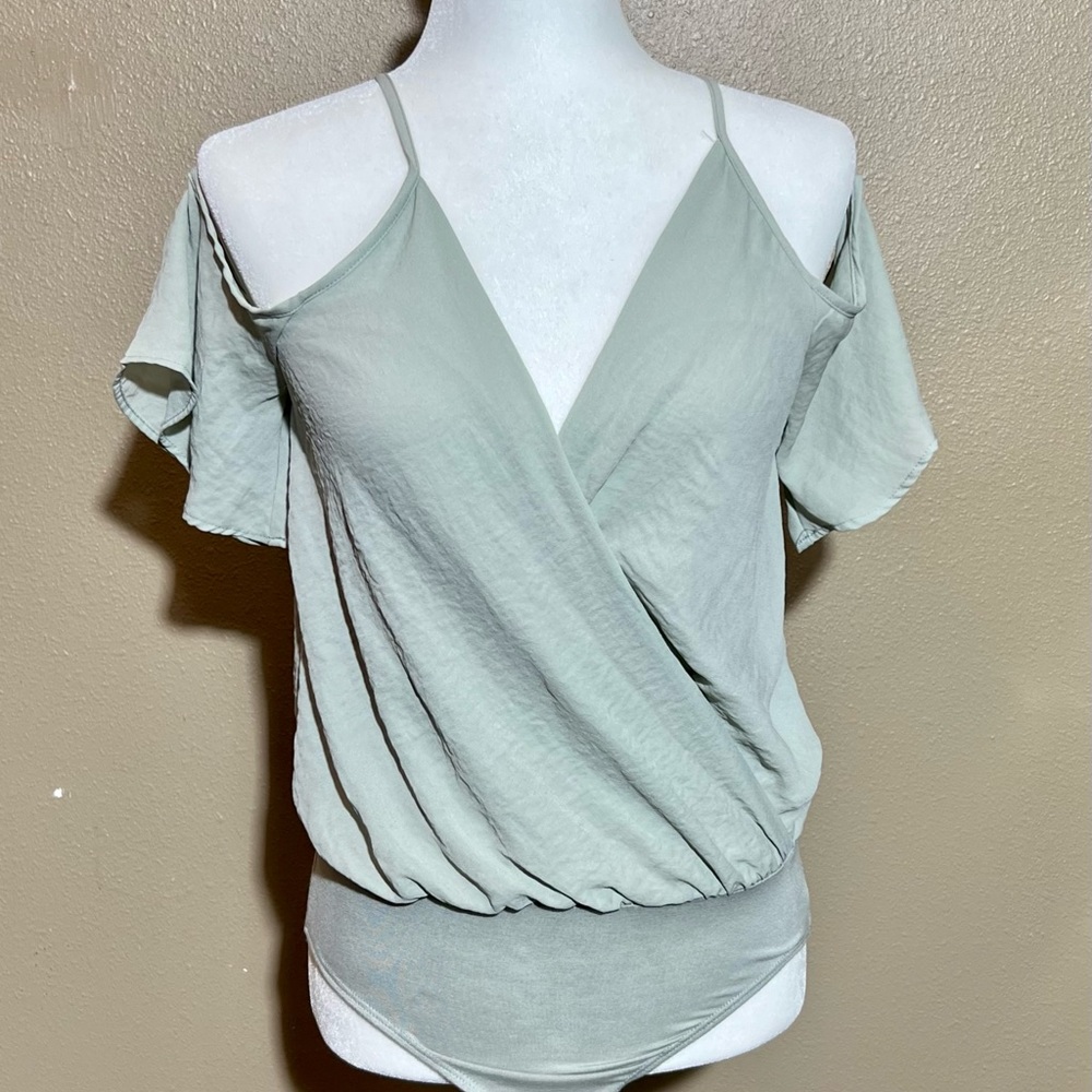Eyeshadow top body suit